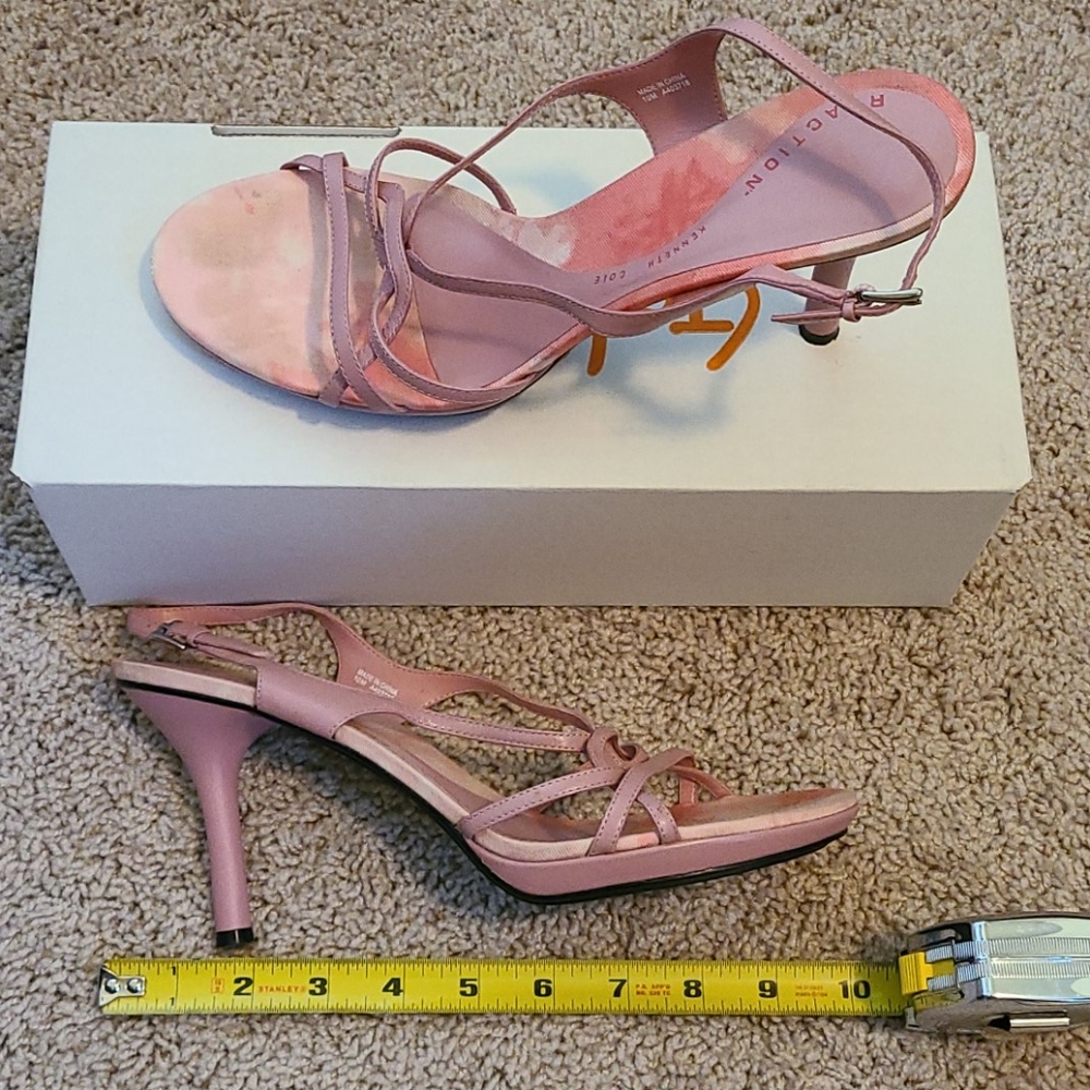 KENNETH COLE reaction Size 10 pink strappy heels